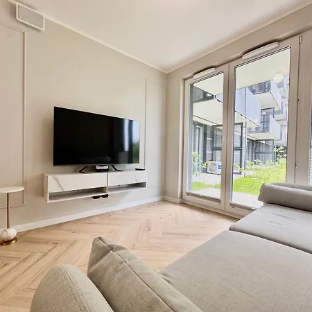 アパート Portovo Q4apartments